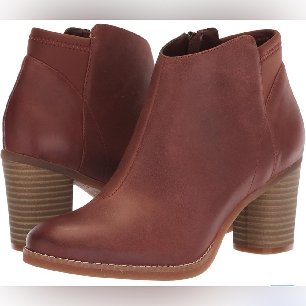SoftWalk Rich Brown Ankle Booties in new conditions with out box